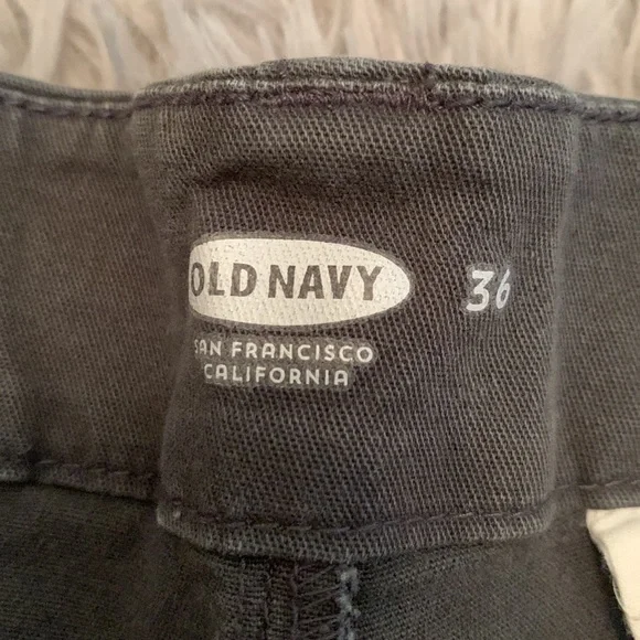 🌸 Old Navy Cargo Shorts for Men - Picture 5 of 5